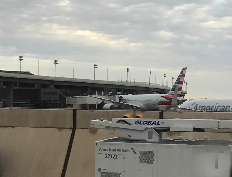 Illustration for article titled Interesting Things on the DFW Tarmac This Morning